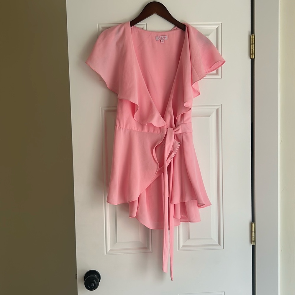 Bubblegum pink romper. Size M.
